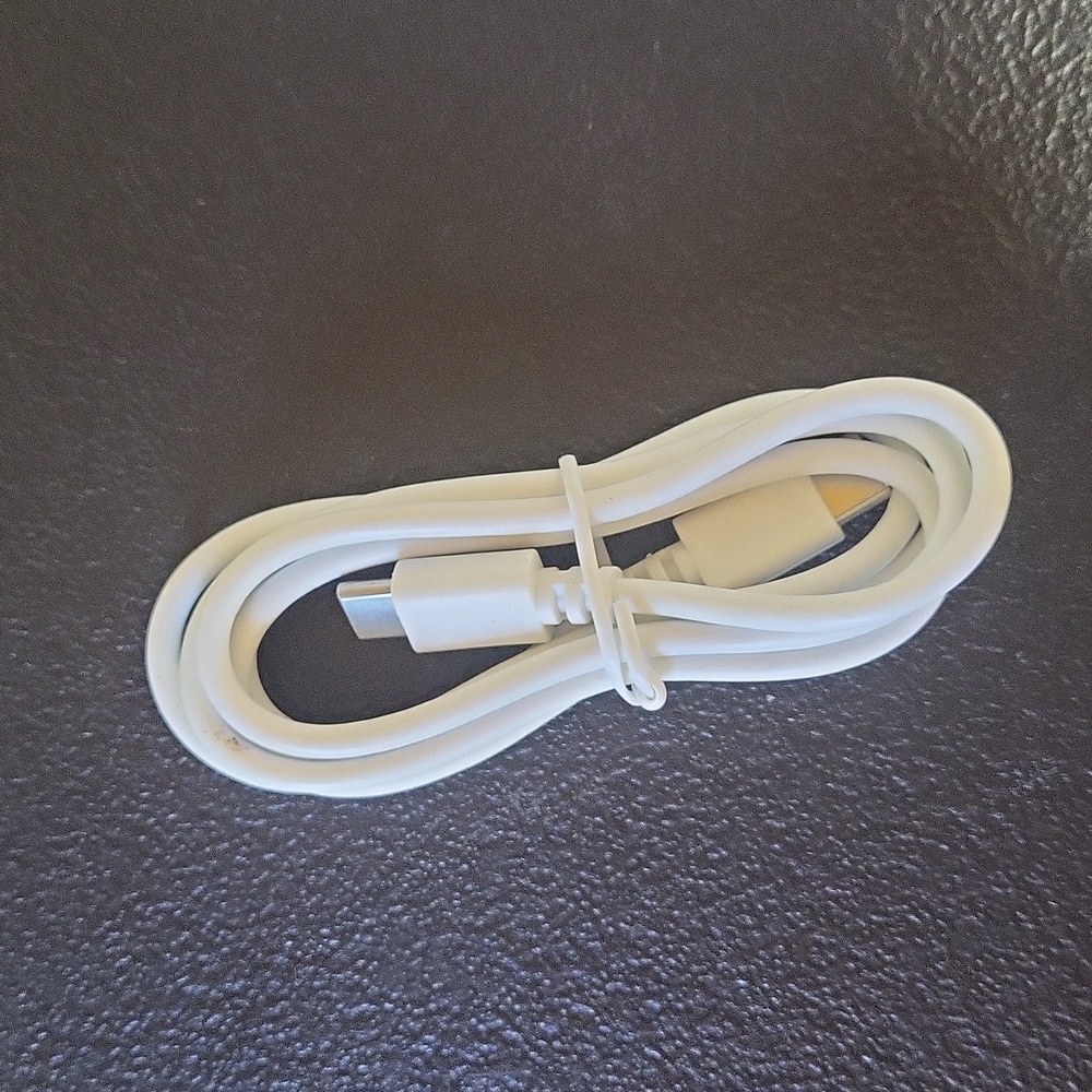 MAG-X White Power Bank for Cell Phones - Picture 3 of 3